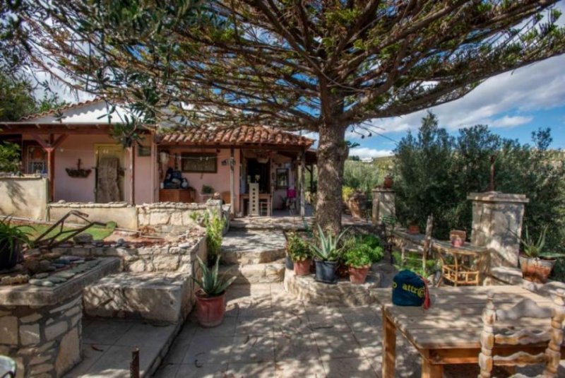 Athanati Kreta, Athanati: Kleines Haus mit großem Garten zu verkaufen Haus kaufen